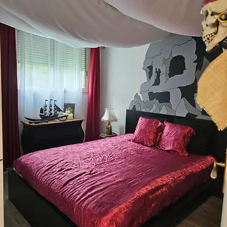Adventure Escapade De Pirates *